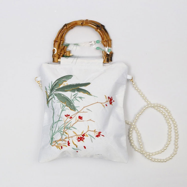 பழங்கால சாடின் கைப்பைகள் நீடித்ததா?